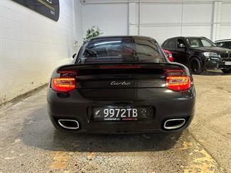 2010 Porsche 911 - Thumbnail