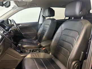 2018 Volkswagen Tiguan - Thumbnail
