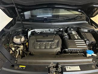 2018 Volkswagen Tiguan - Thumbnail