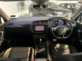 2018 Volkswagen Tiguan - Thumbnail