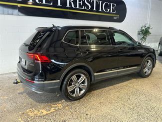2018 Volkswagen Tiguan - Thumbnail