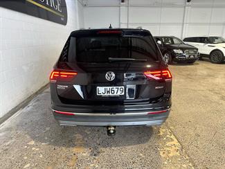 2018 Volkswagen Tiguan - Thumbnail