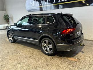 2018 Volkswagen Tiguan - Thumbnail