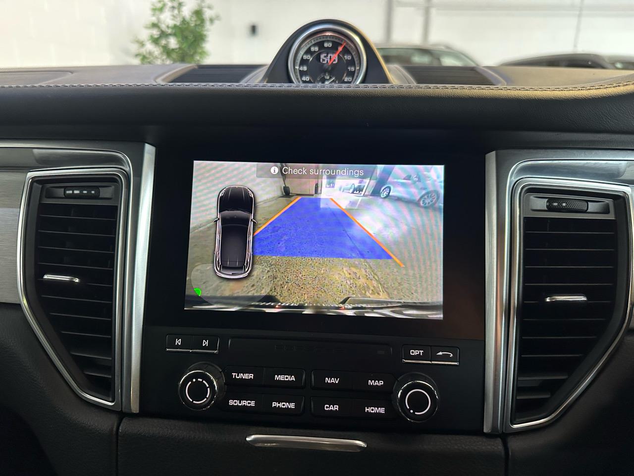 2016 Porsche Macan