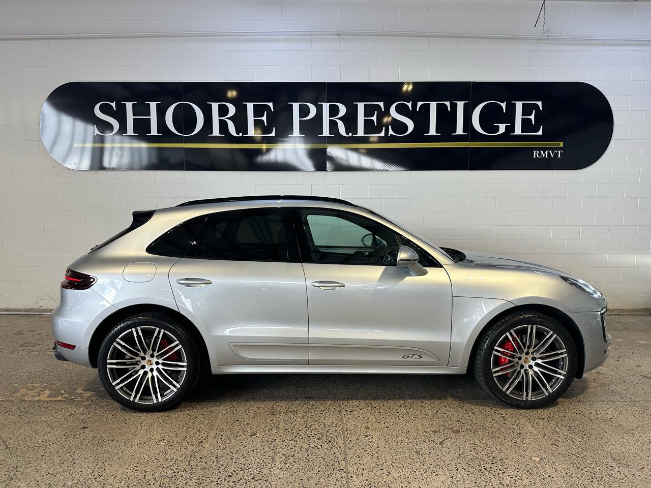 2016 Porsche Macan