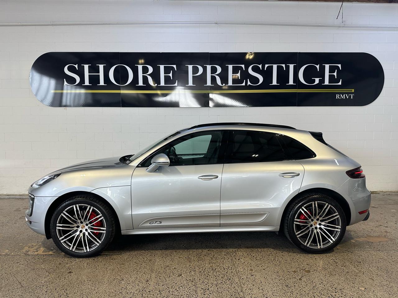 2016 Porsche Macan