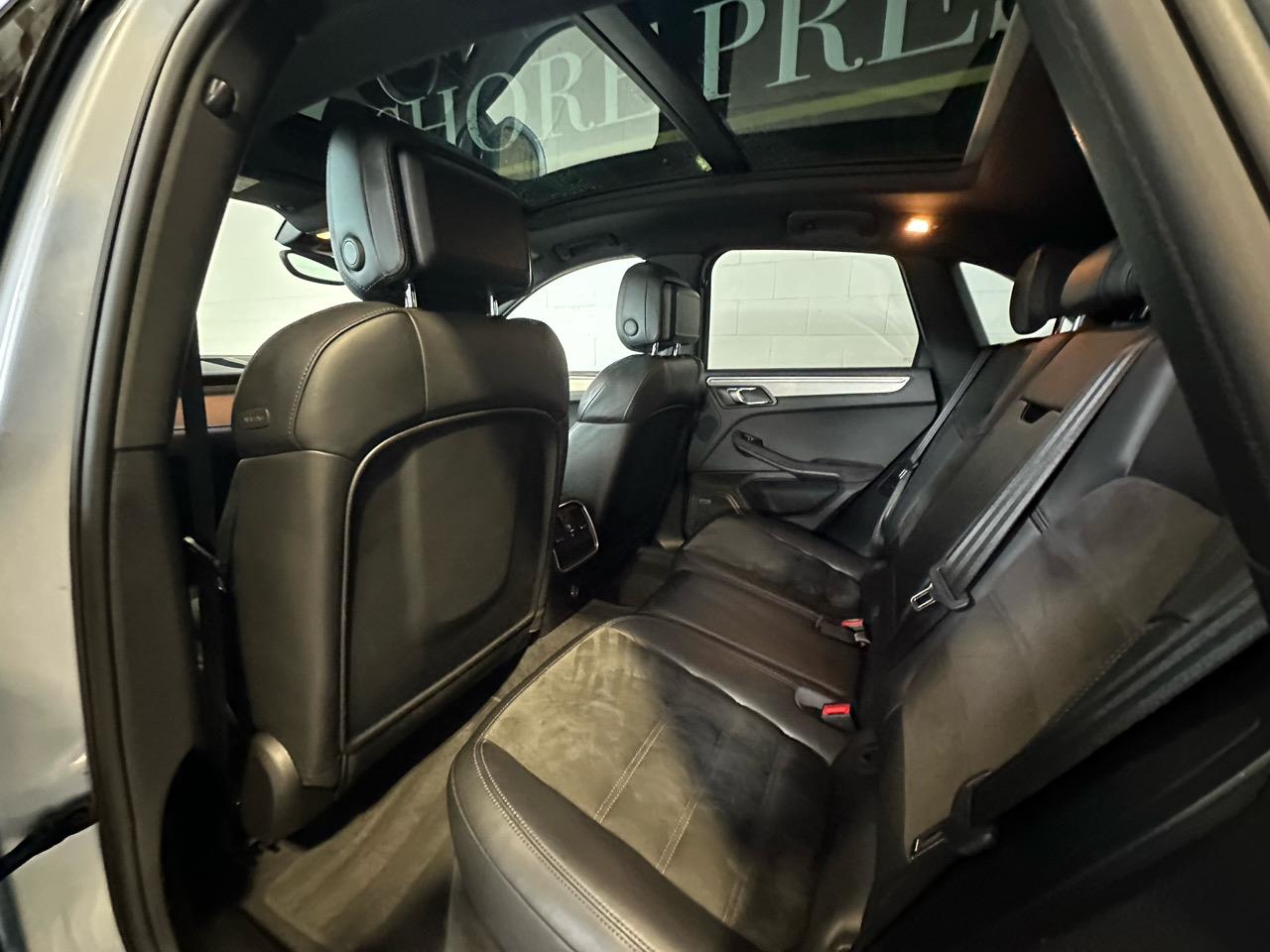 2016 Porsche Macan