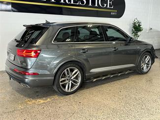 2016 Audi Q7 - Thumbnail