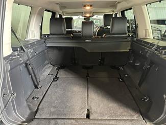 2015 Land Rover Discovery - Thumbnail