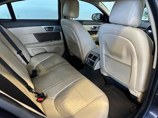 2014 Jaguar XF - Thumbnail