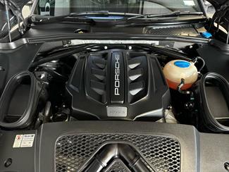 2015 Porsche Macan - Thumbnail