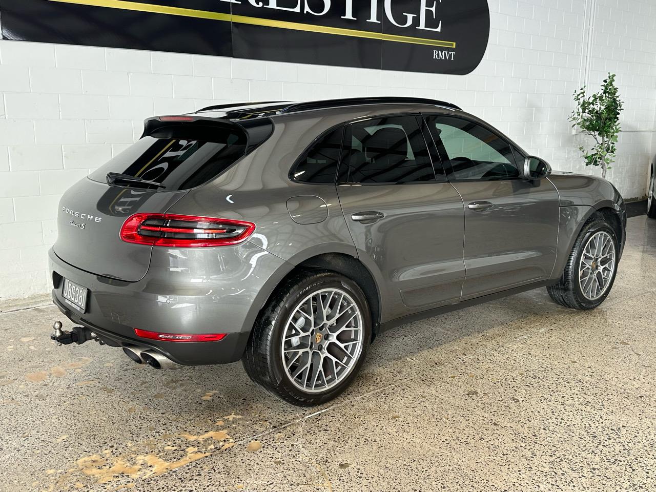 2015 Porsche Macan