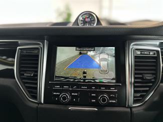 2015 Porsche Macan - Thumbnail