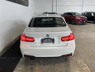 2017 BMW 320i - Thumbnail