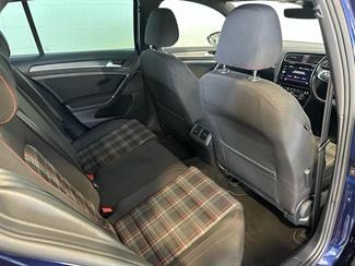 2018 Volkswagen Golf - Thumbnail