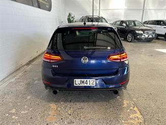 2018 Volkswagen Golf - Thumbnail