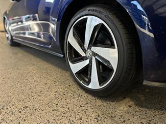 2018 Volkswagen Golf - Thumbnail