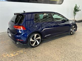 2018 Volkswagen Golf - Thumbnail