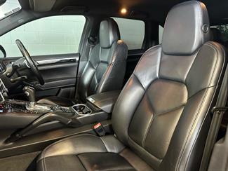 2011 Porsche Cayenne - Thumbnail