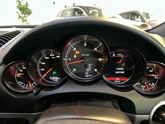 2011 Porsche Cayenne - Thumbnail