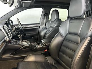 2013 Porsche Cayenne - Thumbnail