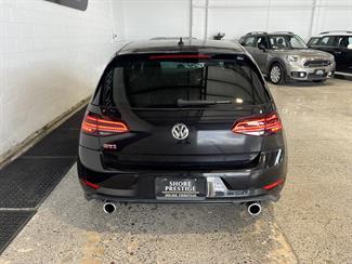 2019 Volkswagen Golf - Thumbnail