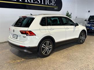 2016 Volkswagen Tiguan - Thumbnail