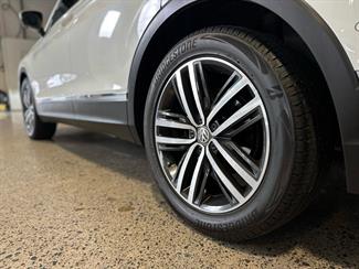 2016 Volkswagen Tiguan - Thumbnail