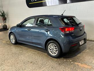 2018 Kia Rio - Thumbnail