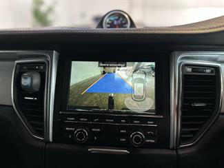 2014 Porsche Macan - Thumbnail