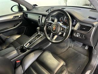 2014 Porsche Macan - Thumbnail