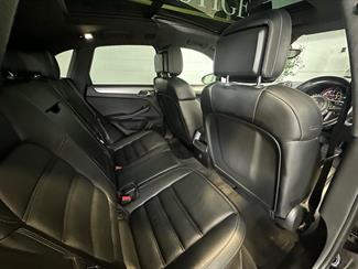 2014 Porsche Macan - Thumbnail