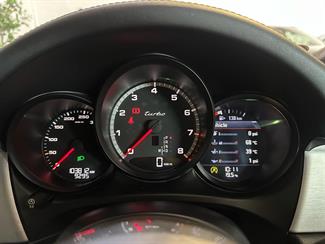 2014 Porsche Macan - Thumbnail