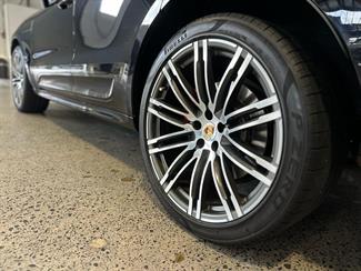 2014 Porsche Macan - Thumbnail