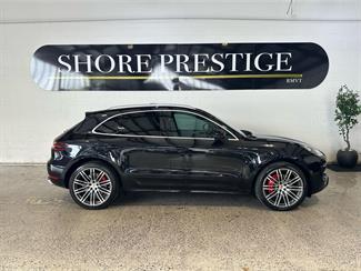 2014 Porsche Macan - Thumbnail