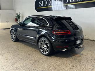 2014 Porsche Macan - Thumbnail