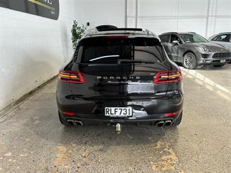 2014 Porsche Macan - Thumbnail